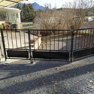 https://les-mesanges-le-chaffaut-saint-jurson.fr-provencehotel.com